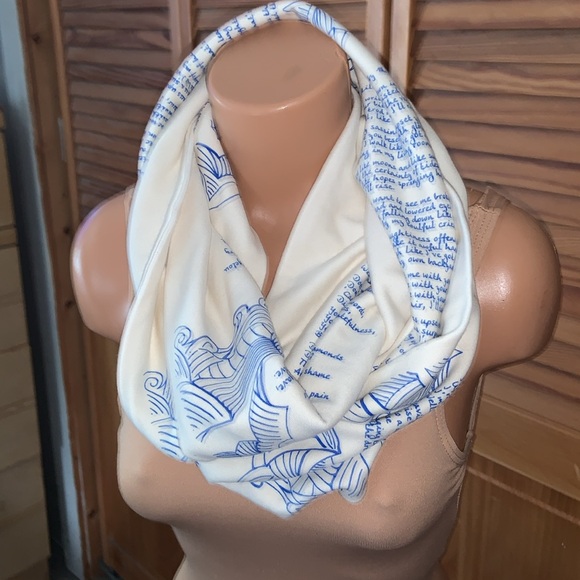 STORIARTS Dr. MAYA ANGELOU’s Still I Rise infinity scarf ivory white with blue - Picture 1 of 6